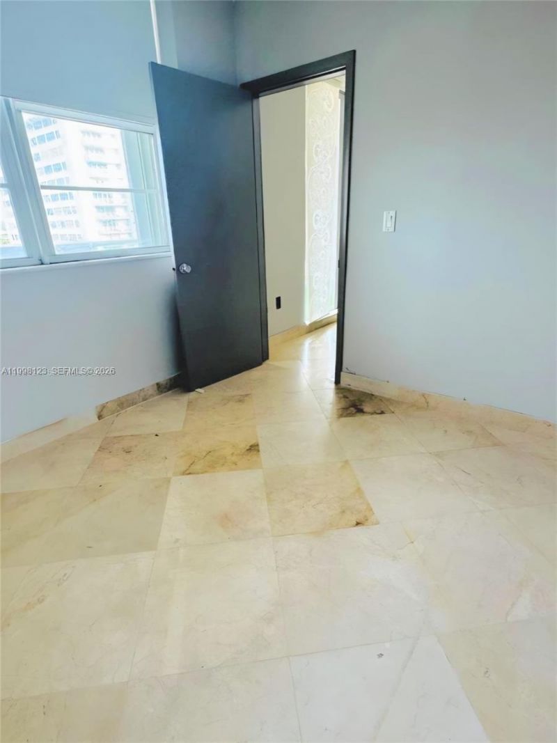 5825 Collins Ave , Unit 9B, Miami Beach, FL 33140 Photo