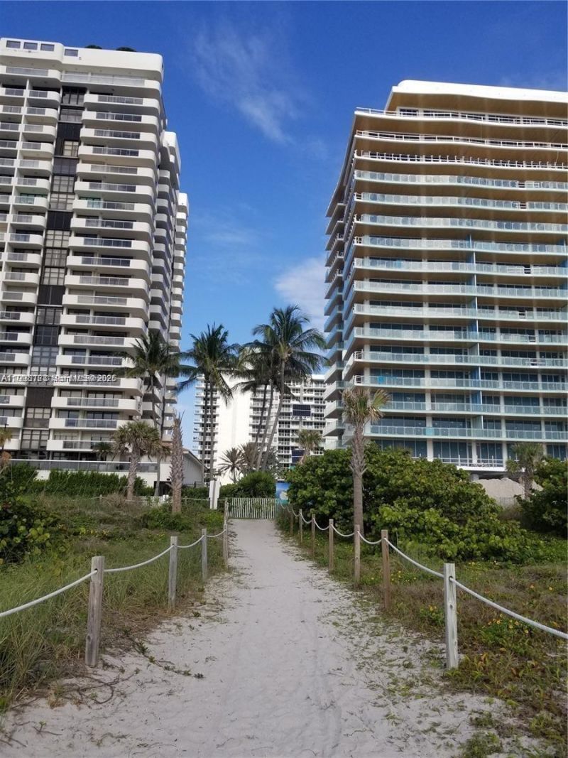 5825 Collins Ave , Unit 9B, Miami Beach, FL 33140 Photo