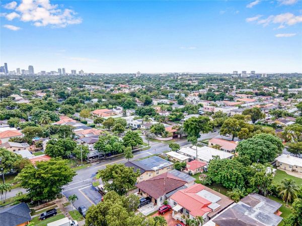 2416 SW 12th St , Miami, FL 33135