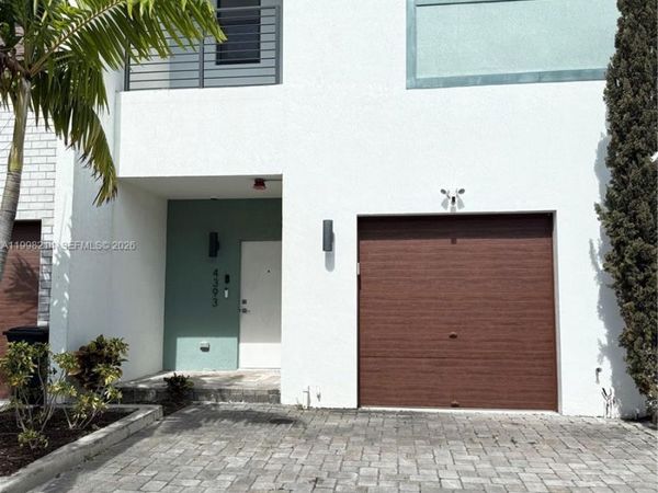4393 NW 9th St, Unit 4393, Plantation, FL 33317