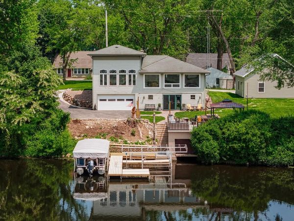 5420 W Peninsula DRIVE, Waterford, WI 53185