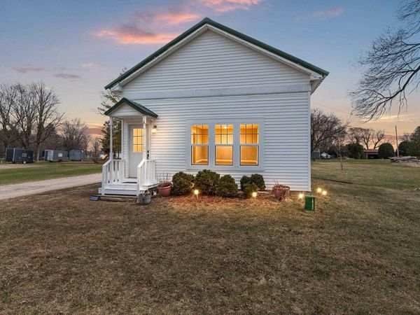 N9003 LAKESHORE DRIVE, Van Dyne, WI 54979