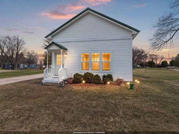 N9003 LAKESHORE DRIVE, Van Dyne, WI 54979