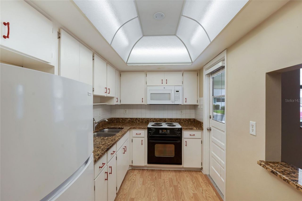 5972 Hibiscus Drive , Unit 207, Bradenton, FL 34207 Photo