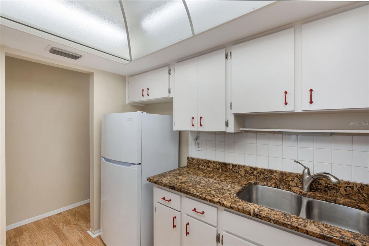 5972 Hibiscus Drive , Unit 207, Bradenton, FL 34207 Photo