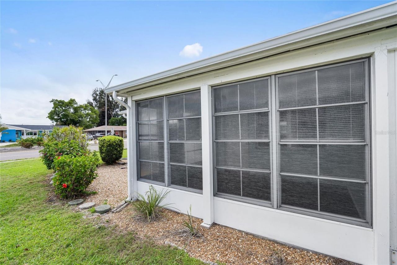 5972 Hibiscus Drive, Unit 207, Bradenton, FL 34207 Photo
