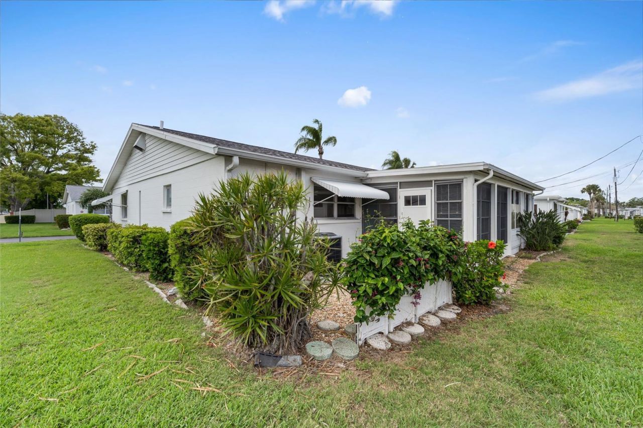 5972 Hibiscus Drive , Unit 207, Bradenton, FL 34207 Photo