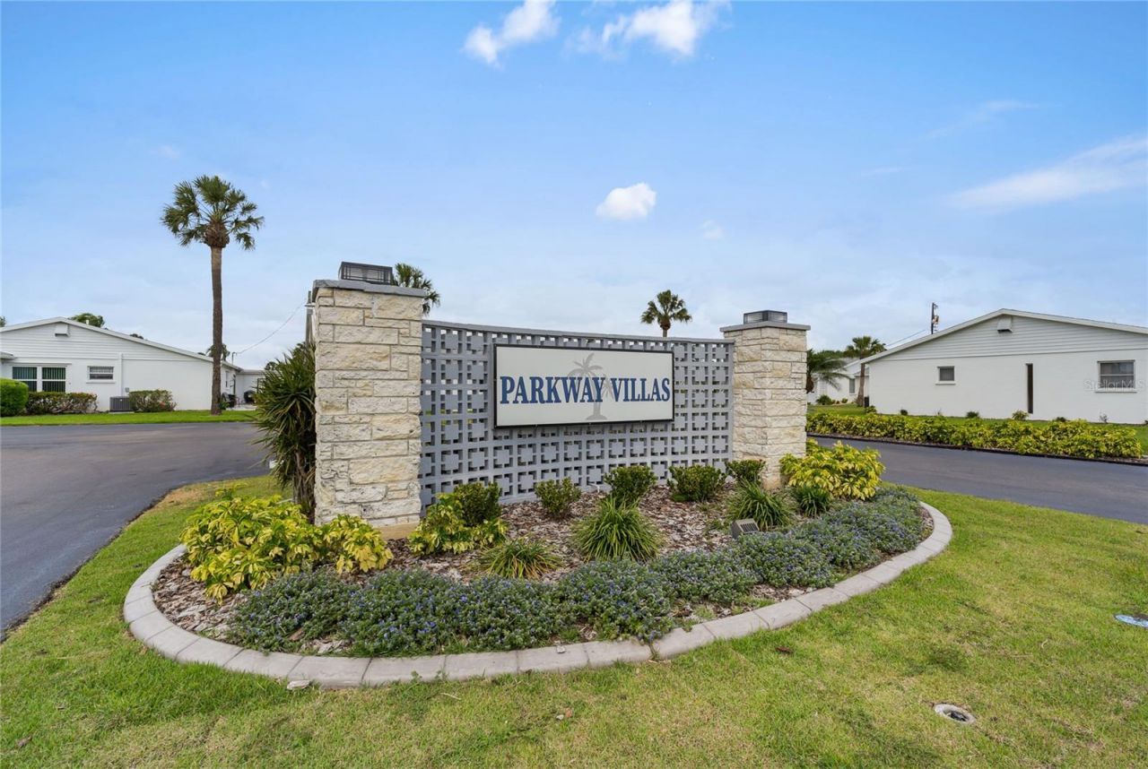 5972 Hibiscus Drive, Unit 207, Bradenton, FL 34207 Photo