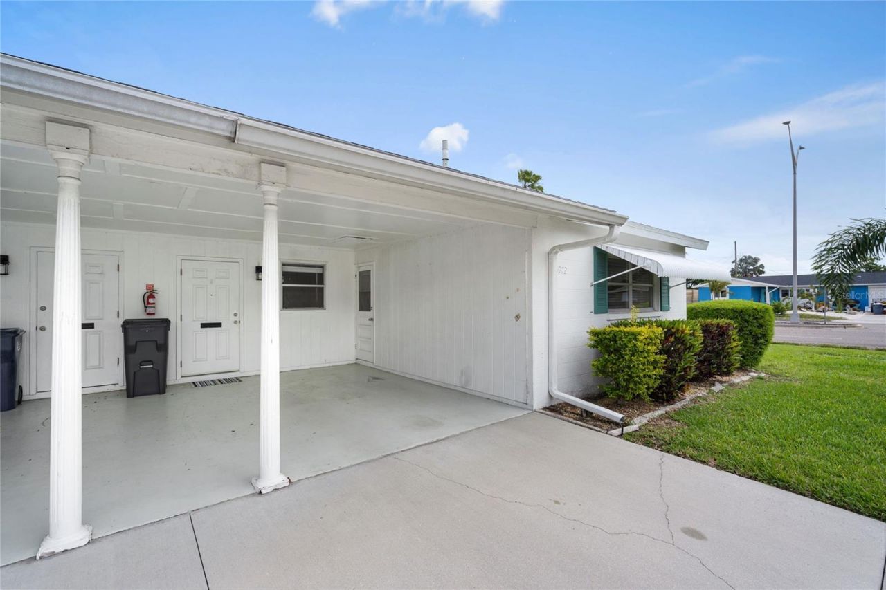 5972 Hibiscus Drive , Unit 207, Bradenton, FL 34207 Photo