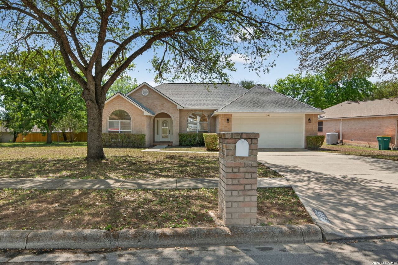 7446 Oak Marsh, Live Oak, TX 78233 Main Photo
