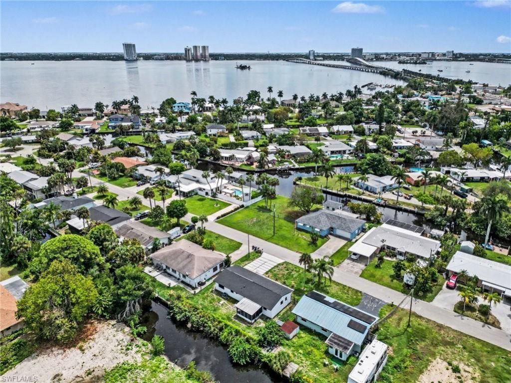 73 Cardinal Dr , North Fort Myers, FL 33917 Photo