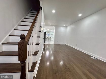 2520 S 5TH STREET Philadelphia, PA 19148