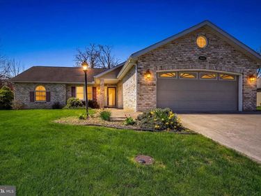 6606 BENT OAK DRIVE, FAYETTEVILLE, PA 17222