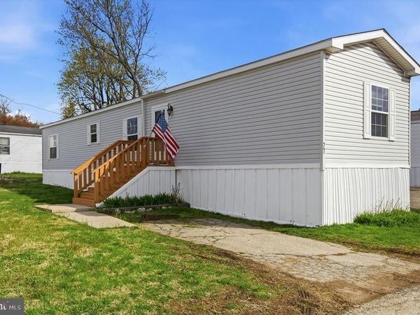 77 IVY CIRCLE , NORRISTOWN, PA 19403