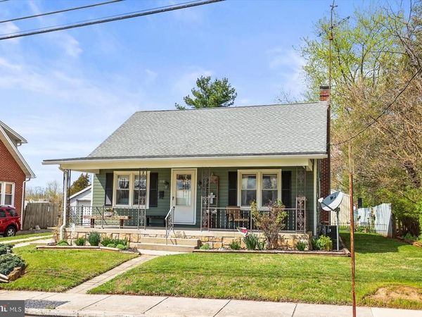 318 W HIGH STREET , NEW OXFORD, PA 17350