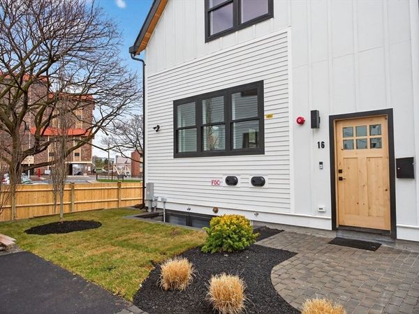 16 Hamlet St, Unit 16, Somerville, MA 02143