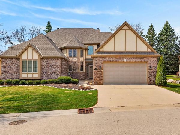 8623 S Country Club DRIVE, Franklin, WI 53132
