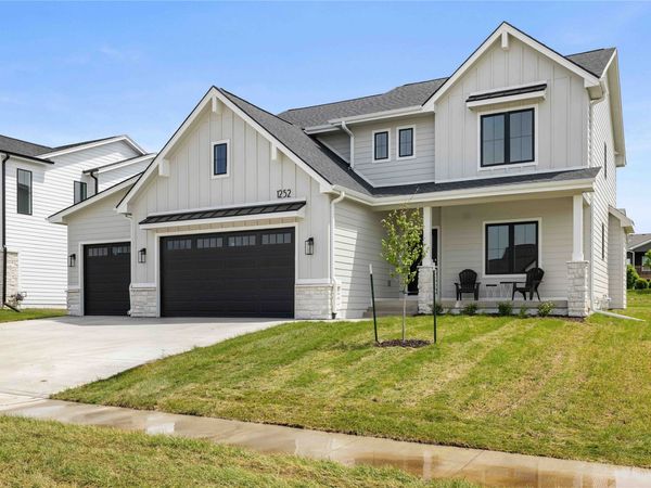 1252 S Radley Street, West Des Moines, IA 50266