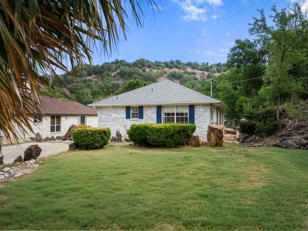 305 Mountain View, Sunrise Beach, TX 78643