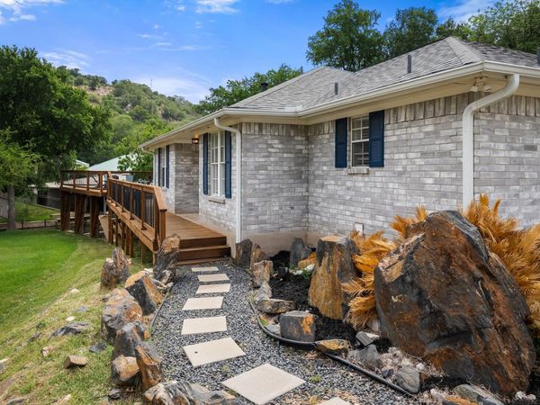 305 Mountain View, Sunrise Beach, TX 78643