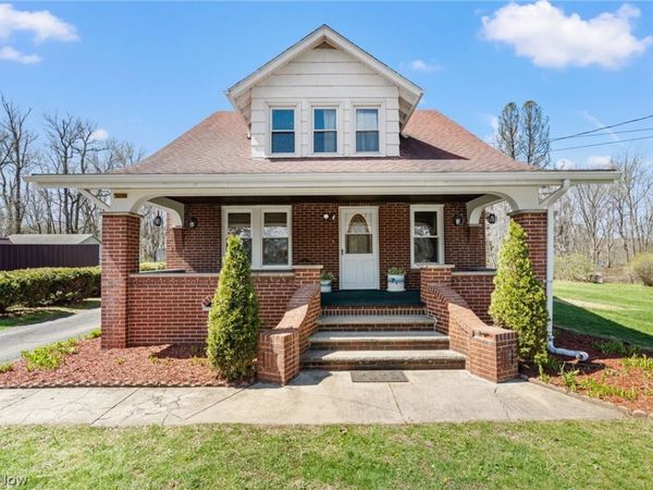 8009 Waynesburg Drive SE, Waynesburg, OH 44688