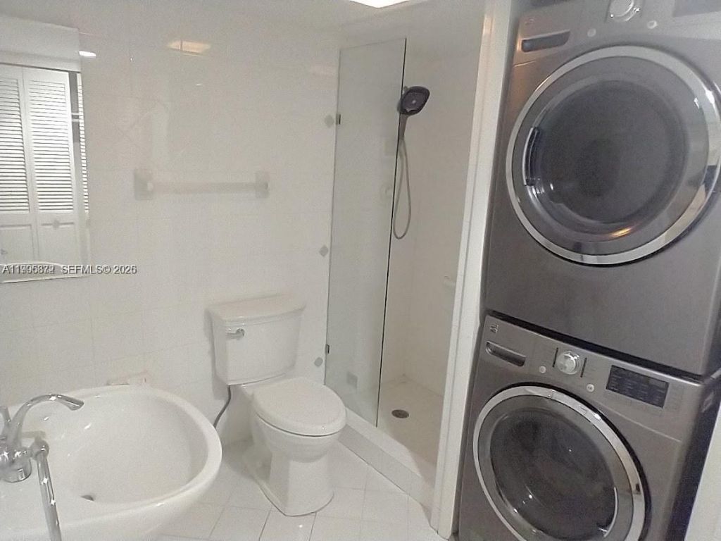 6039 Collins Ave , Unit 407, Miami Beach, FL 33140 Photo