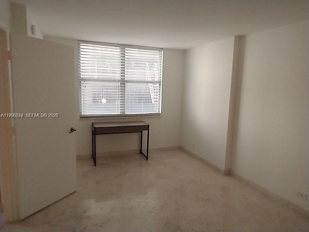 6039 Collins Ave , Unit 407, Miami Beach, FL 33140 Photo