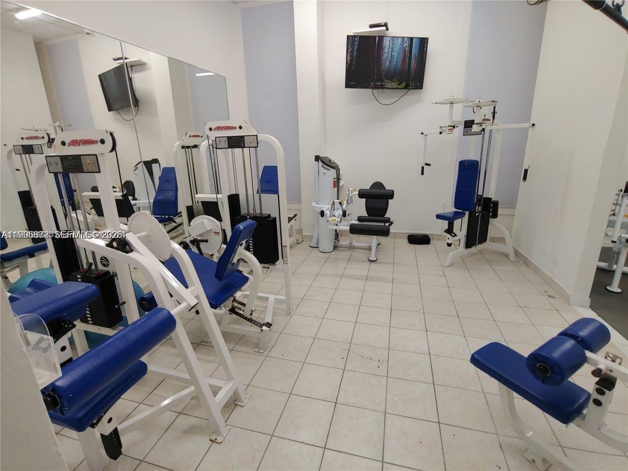 6039 Collins Ave , Unit 407, Miami Beach, FL 33140 Photo