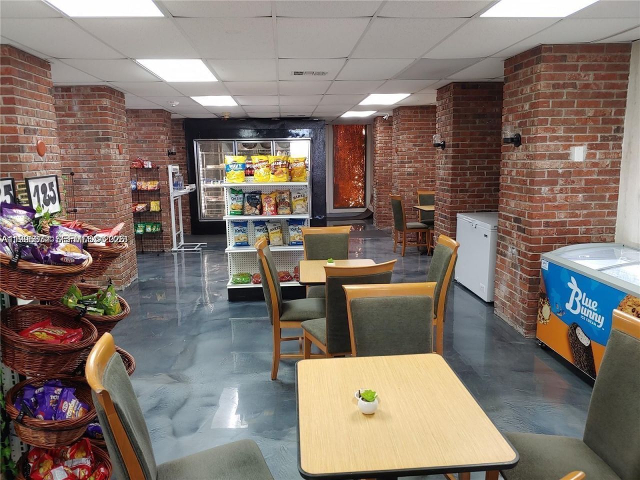 6039 Collins Ave , Unit 407, Miami Beach, FL 33140 Photo