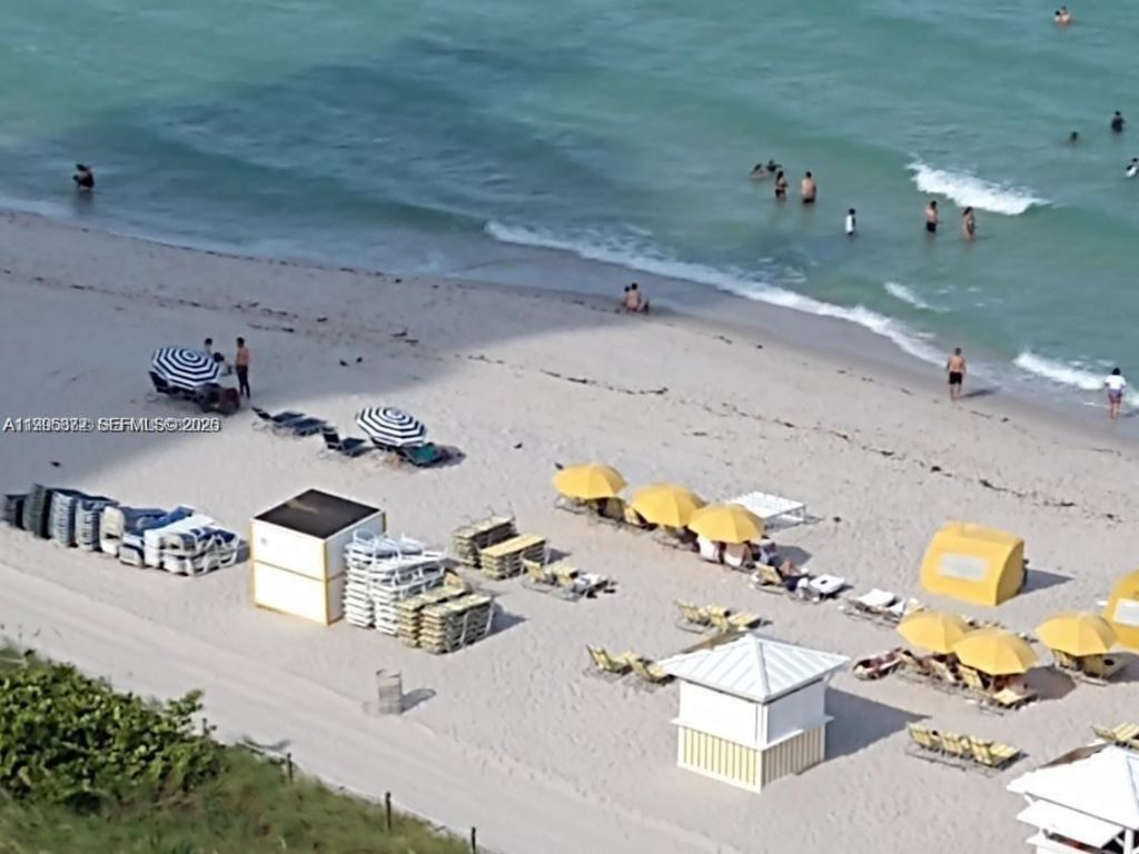 6039 Collins Ave , Unit 407, Miami Beach, FL 33140 Photo