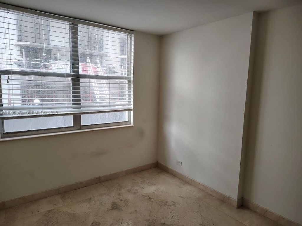 6039 Collins Ave, Unit 407, Miami Beach, FL 33140 Photo