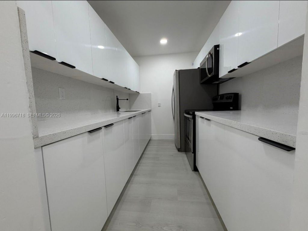 300 W 74th Pl , Unit 217, Hialeah, FL 33014 Photo