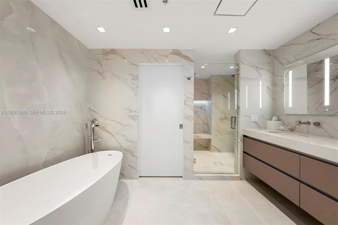 6899 Collins Ave , Unit 1908, Miami Beach, FL 33141 Photo