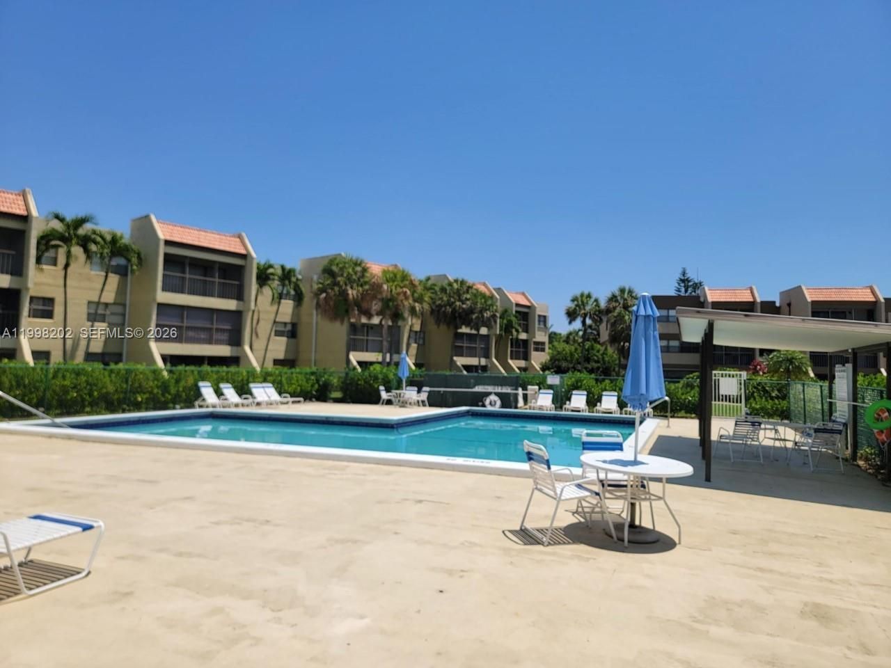 220 Lakeview Dr , Unit 301, Weston, FL 33326 Photo