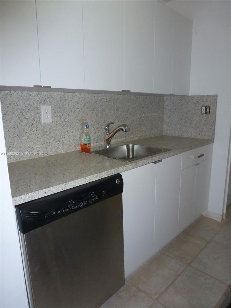 220 Lakeview Dr , Unit 301, Weston, FL 33326 Photo
