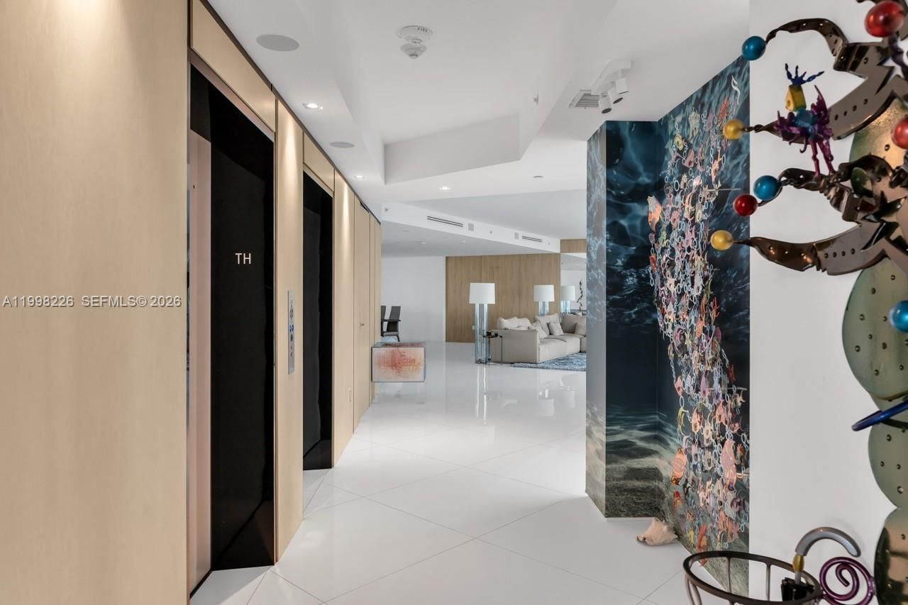 300 S Pointe Dr, Unit 3105, Miami Beach, FL 33139 Photo