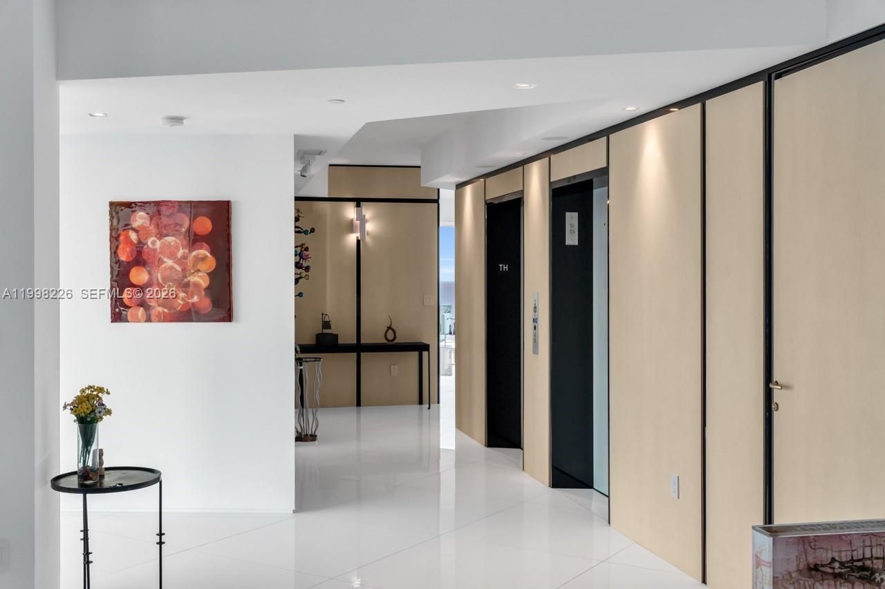 300 S Pointe Dr, Unit 3105, Miami Beach, FL 33139 Photo