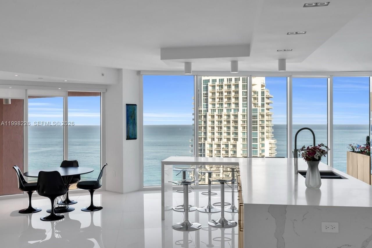 300 S Pointe Dr, Unit 3105, Miami Beach, FL 33139 Photo