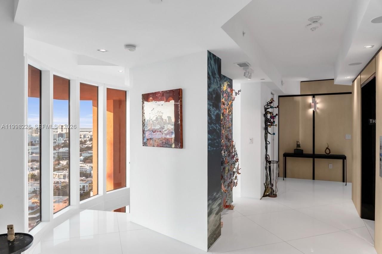 300 S Pointe Dr, Unit 3105, Miami Beach, FL 33139 Photo