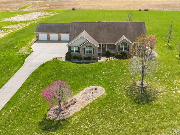 932 Virginia Drive, Marine, IL 62061