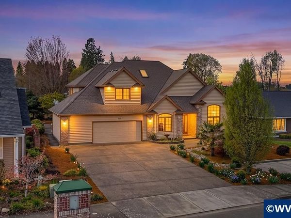 2815 Halzenut Dr, Woodburn, OR 97071