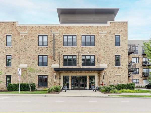 101 W Liberty Street , Unit 313, Barrington, IL 60010