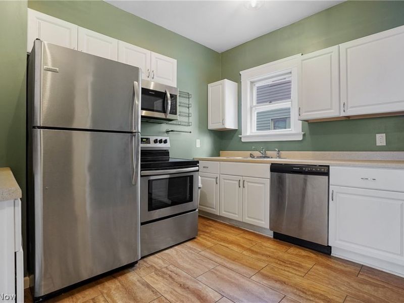 8805 Jeffries Avenue, Cleveland, OH 44105 Photo 12