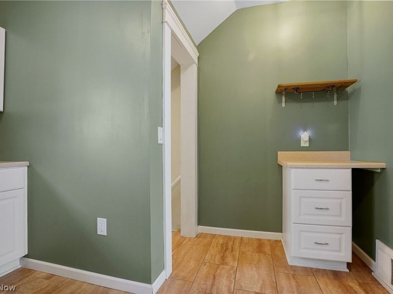 8805 Jeffries Avenue, Cleveland, OH 44105 Photo 13