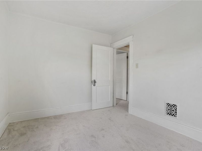 8805 Jeffries Avenue, Cleveland, OH 44105 Photo 20