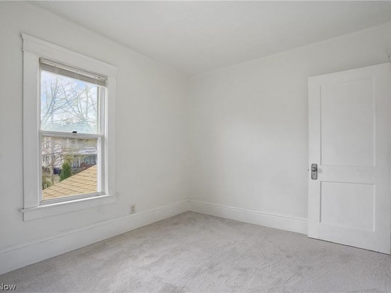 8805 Jeffries Avenue, Cleveland, OH 44105 Photo 21