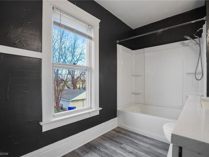 8805 Jeffries Avenue, Cleveland, OH 44105 Photo 30