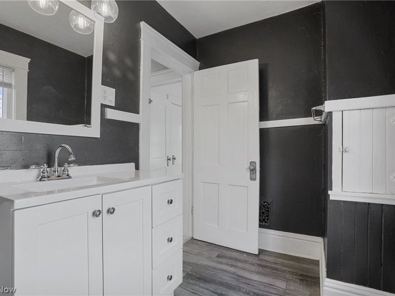 8805 Jeffries Avenue, Cleveland, OH 44105 Photo 32