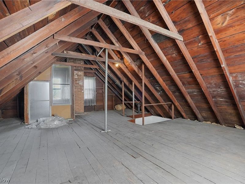 8805 Jeffries Avenue, Cleveland, OH 44105 Photo 35