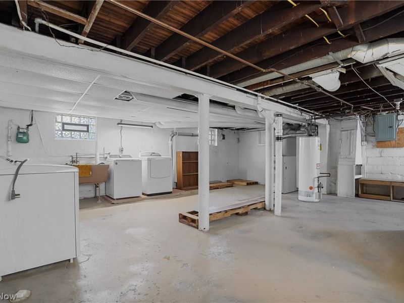 8805 Jeffries Avenue, Cleveland, OH 44105 Photo 37